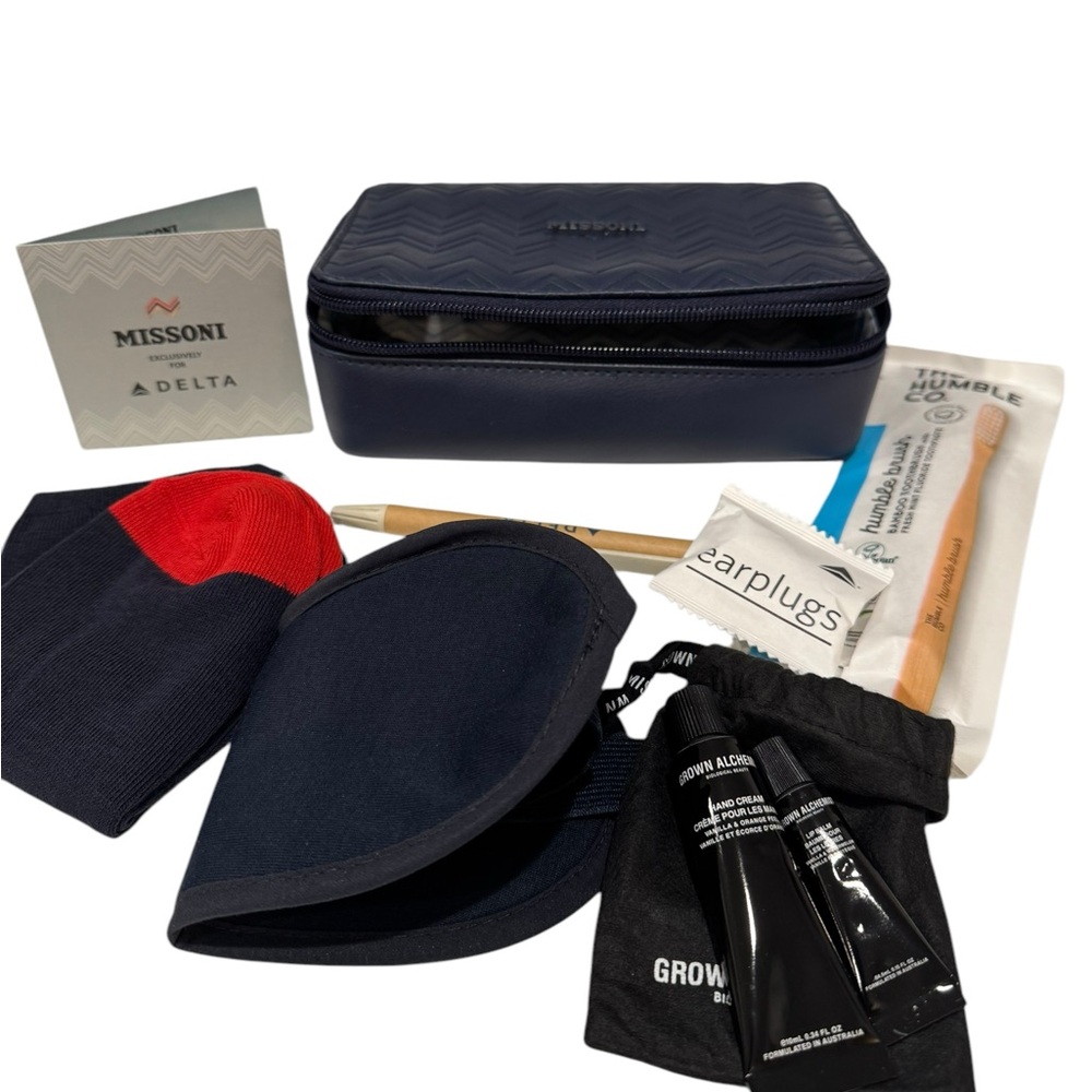 Missoni for Delta One toiletry/amenity bag in navy blue. Zip closure. Lined. NWT - Picture 2 of 8